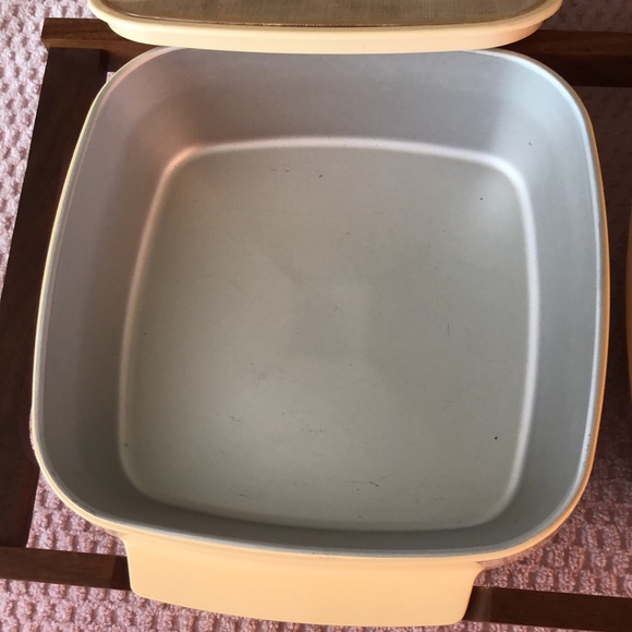 Vtg Thermo Serv Casserole Dishes w/wood stand Beach Design 2QTs each - Picture 5 of 10